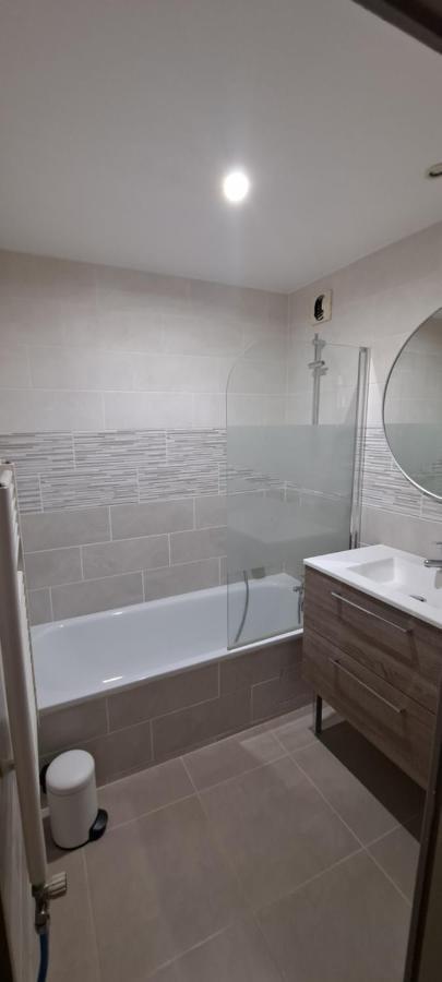Appart T2 Standing Tout Confort Avec Balcon - Parking En Option Lyon Exterior foto